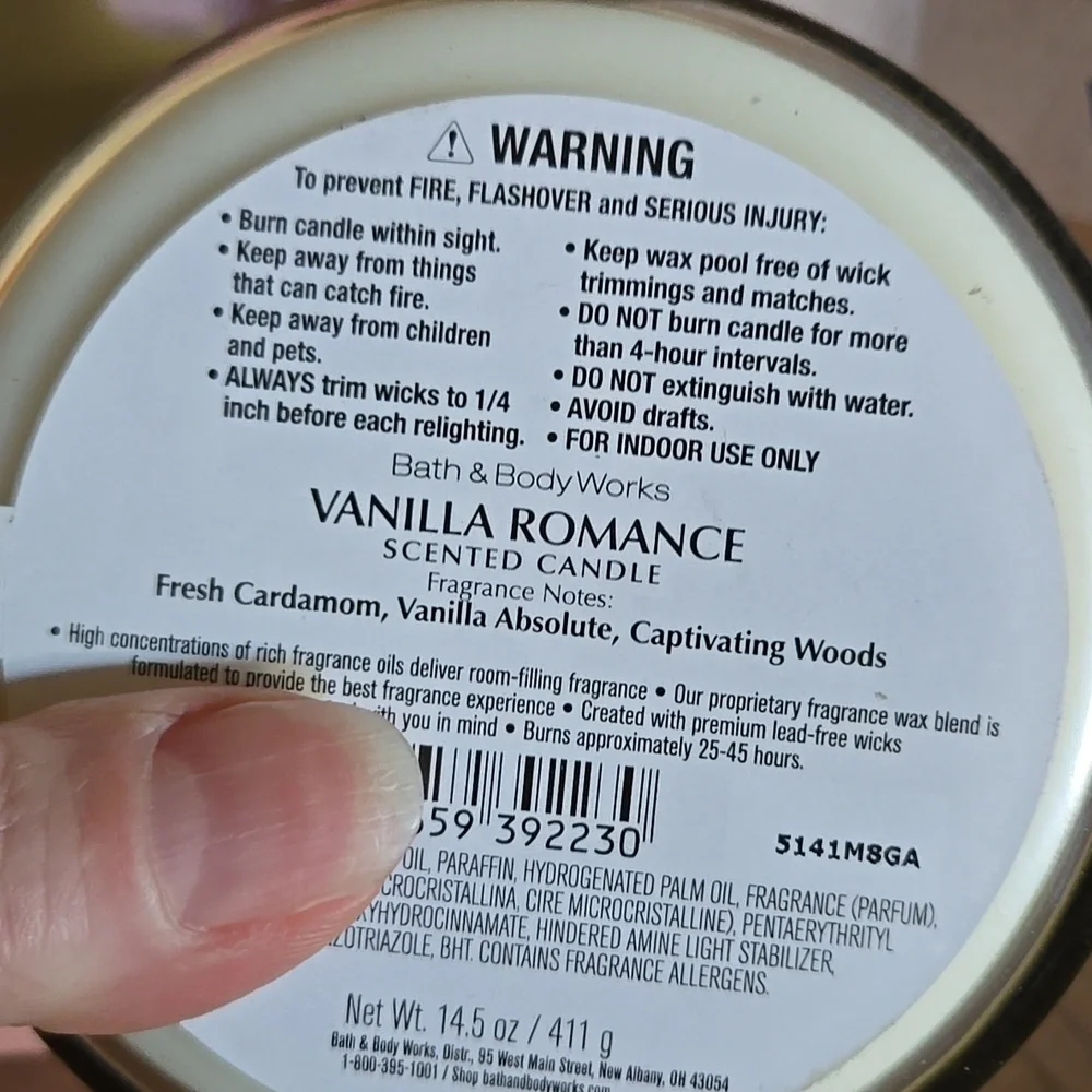 Vanilla Romance 3-wick Candle - Picture 4 of 4